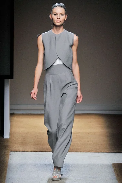 Look 13